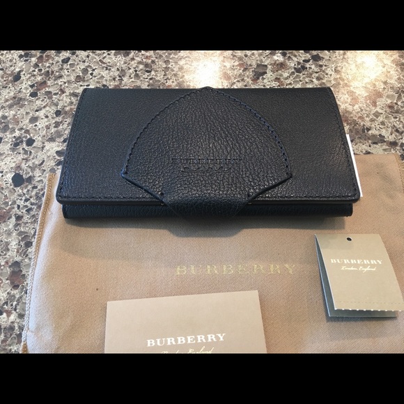 NWT Burberry Two Tone Shield Wallet - Picture 2 of 8